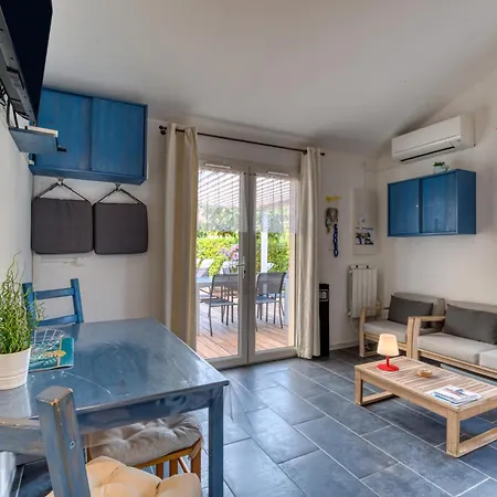 Maison Piscine بيت للعطل *